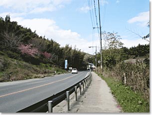 大岩街道（深草向ケ原町から東方向）社