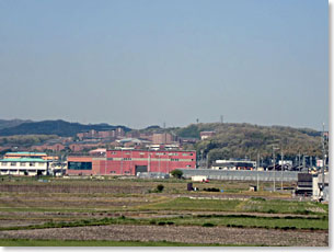 田辺市飯岡から見た筒城宮址方面