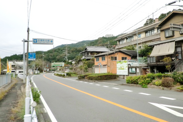 木津川右岸の笠置町の町並み