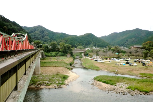 白砂川河口付近の左岸の笠置浜